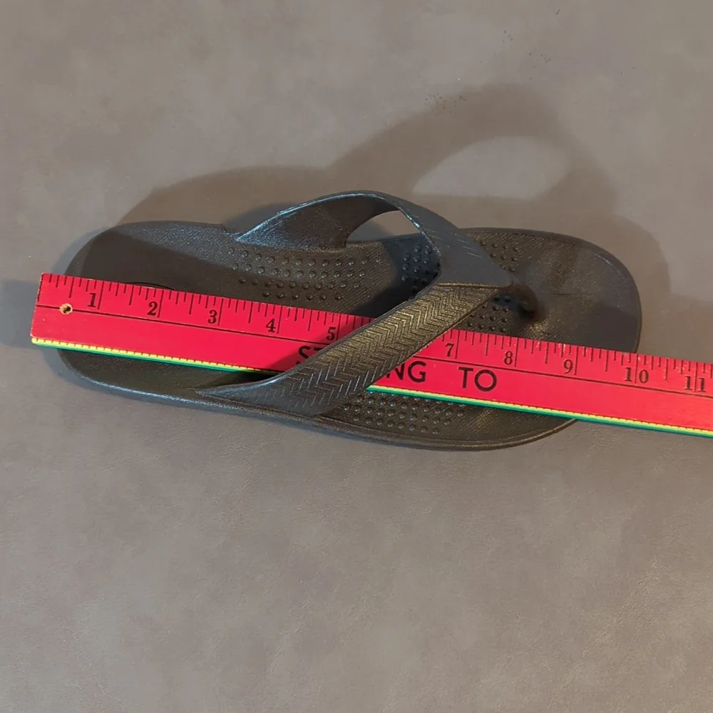 Okabashi Sandals Flip Flops Shoes  Woman Size M / L Brown Made in USA